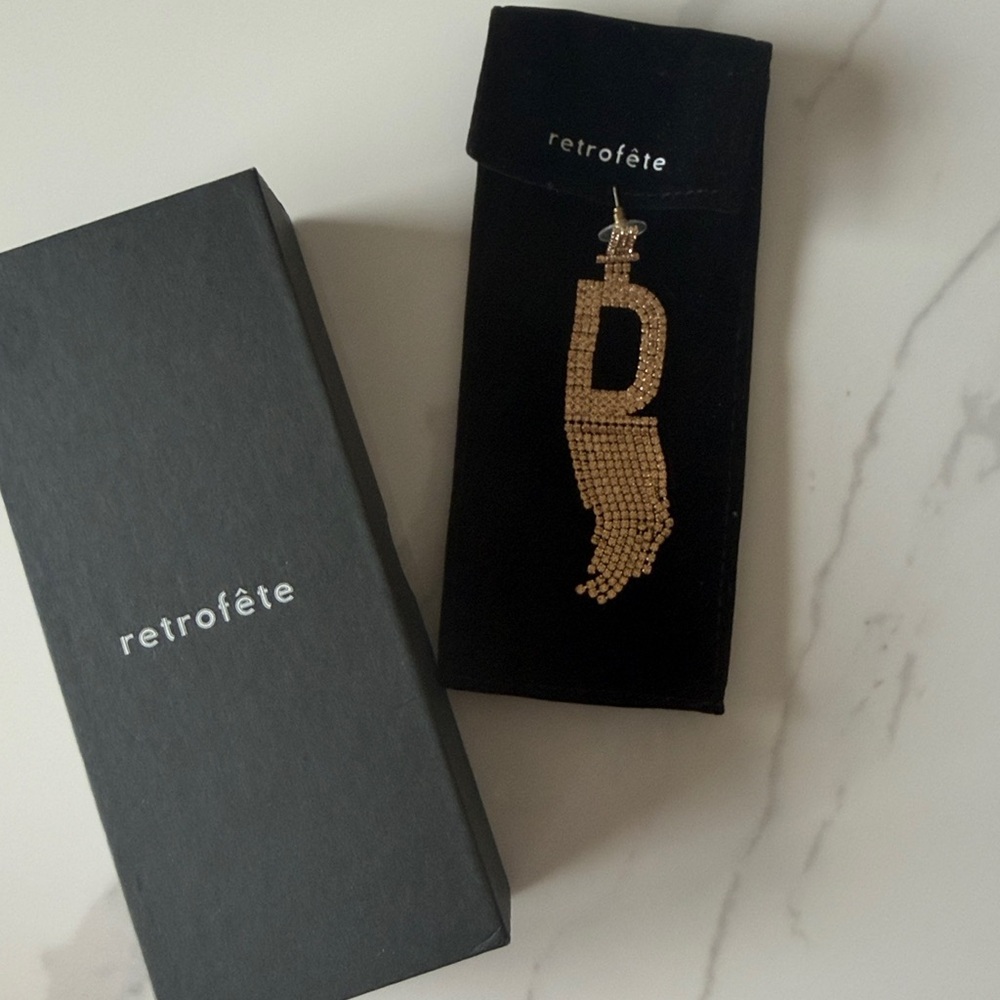 Retrofête Alphabet Gold Earring ‘D’
